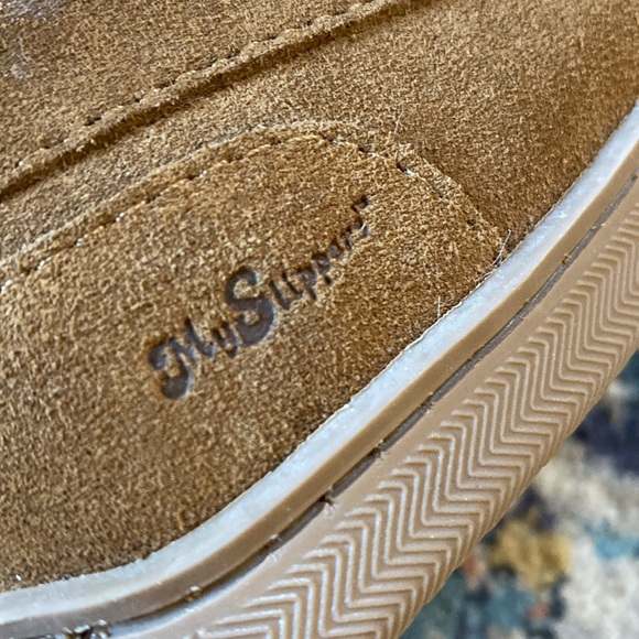 My Pillow My Slippers Moccasins - Picture 7 of 8